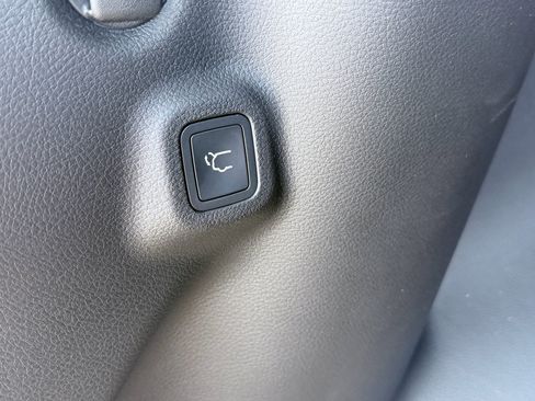 New 2026 Jeep Compass Latitude image 10