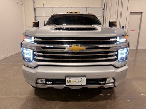 Used 2022 Chevrolet Silverado 2500 High Country w/ Safety Package II AWD/4WD image 2