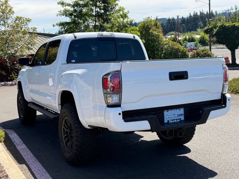 Used 2023 Toyota Tacoma TRD Sport w/ Advanced Technology Package AWD/4WD image 5