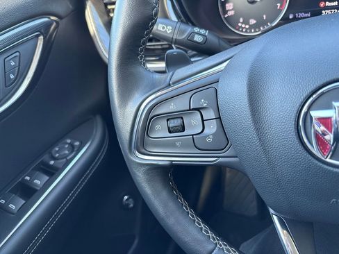 Used 2023 Buick Envision Essence image 31