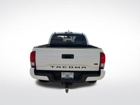 Used 2017 Toyota Tacoma TRD Sport w/ Tow Package RWD image 4
