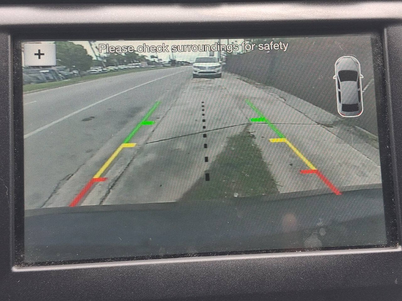 Used 2017 Ford Fusion SE w/ Fusion SE Technology Package FWD image 9