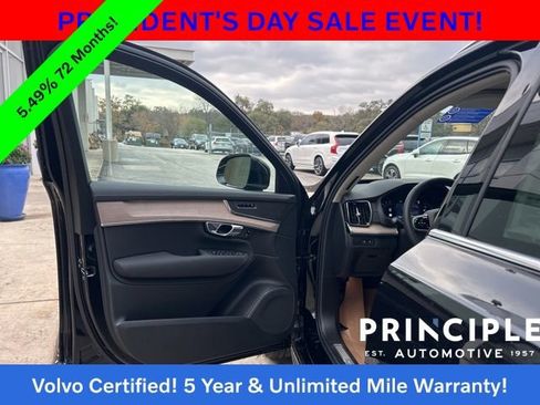 Certified 2025 Volvo XC90 T8 Core image 30