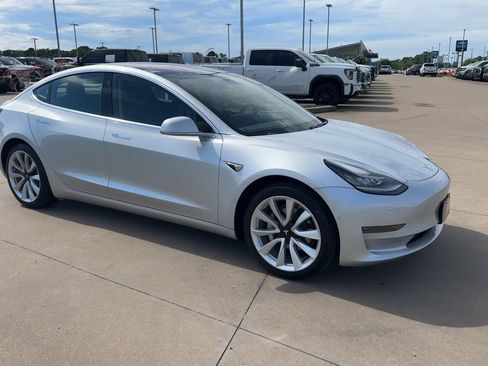 Used 2018 Tesla Model 3 Long Range RWD image 3