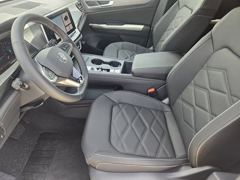 New 2026 Volkswagen Atlas Cross Sport SE FWD image 12