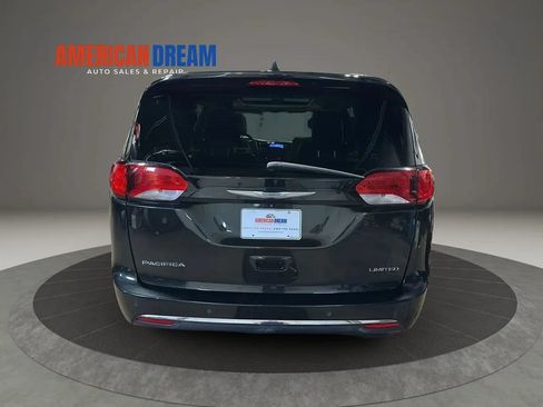 Used 2017 Chrysler Pacifica Limited w/ Tire & Wheel Group FWD image 35