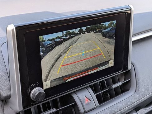 Used 2025 Toyota RAV4 LE AWD/4WD image 5