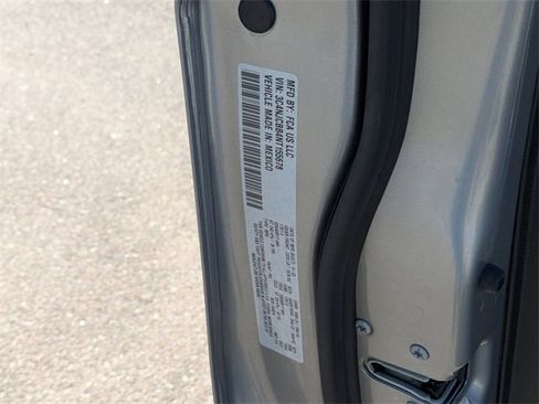 Used 2022 Jeep Compass Latitude image 29