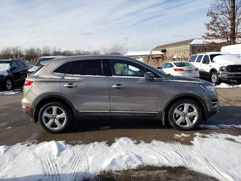 Used 2016 Lincoln MKC Premiere image 3