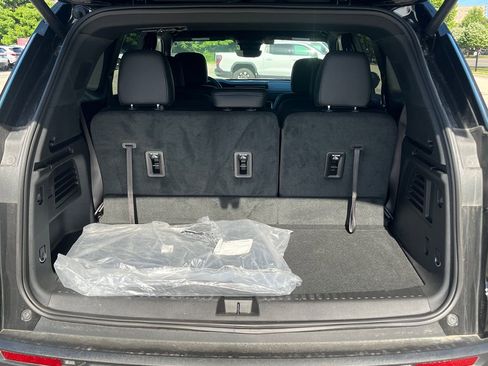 New 2026 GMC Acadia Elevation w/ Elevation Premium Package AWD/4WD image 26