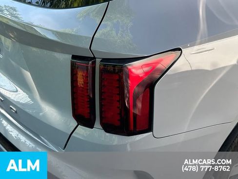 Used 2022 Kia Sorento EX w/ Panoramic Sunroof Package FWD image 10