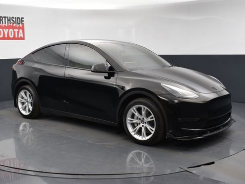 Used 2023 Tesla Model Y Long Range image 6