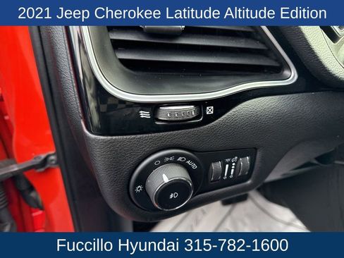 Used 2021 Jeep Cherokee Latitude Plus image 15