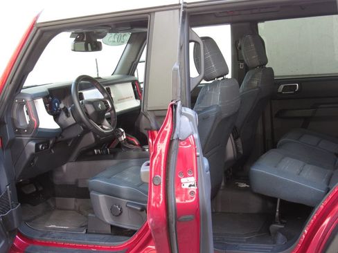 Used 2025 Ford Bronco Heritage Edition AWD/4WD image 12
