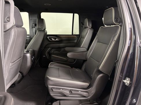 Used 2024 Chevrolet Suburban Premier image 39
