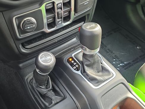 Used 2020 Jeep Wrangler Unlimited Sport AWD/4WD image 22