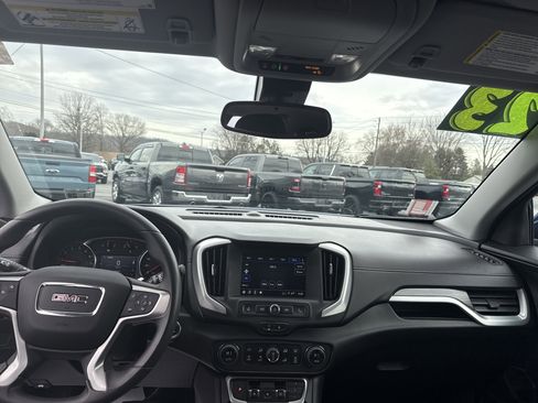 Used 2023 GMC Terrain SLE w/ Driver Convenience Package image 14