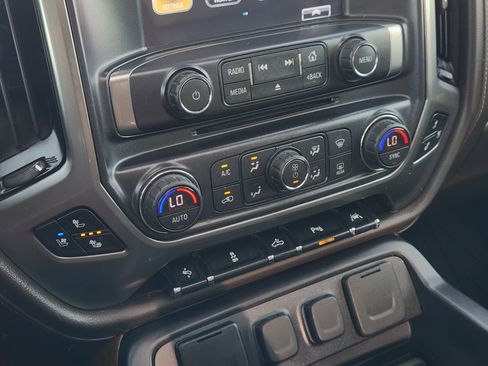Used 2018 Chevrolet Silverado 1500 LTZ w/ Texas Edition AWD/4WD image 20
