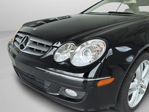 Used 2007 Mercedes-Benz CLK 350 Coupe image 38