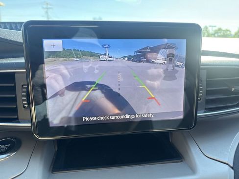 Used 2023 Ford Explorer XLT w/ Equipment Group 202A AWD/4WD image 16