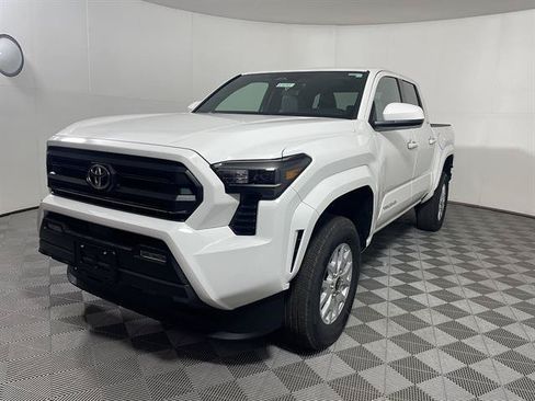 New 2026 Toyota Tacoma SR5 AWD/4WD image 3