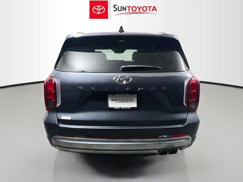 Used 2024 Hyundai Palisade Calligraphy FWD image 5