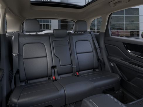 New 2026 Lincoln Corsair Premiere image 11