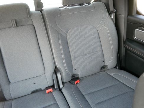 Used 2019 RAM 1500 Big Horn AWD/4WD image 14