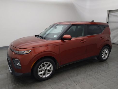 Used 2022 Kia Soul LX w/ Technology Package image 2