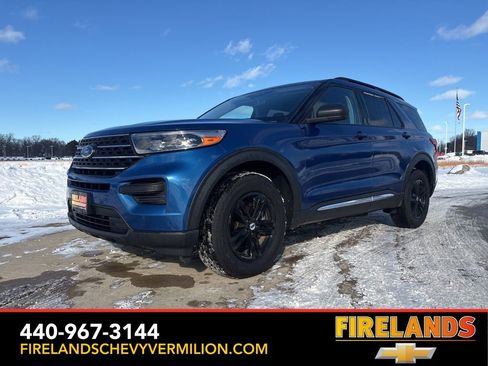 Used 2022 Ford Explorer XLT image 1