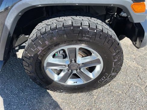 Used 2020 Jeep Wrangler Unlimited Sahara image 11