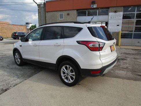 Used 2018 Ford Escape SE w/ SE Sync 3 Package FWD image 5