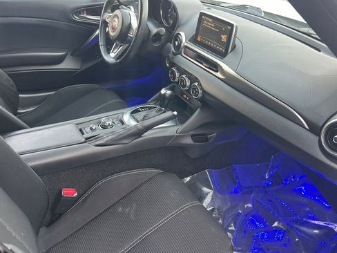 Used 2017 FIAT 124 Spider Classica image 14