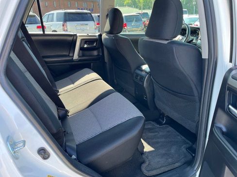 Used 2014 Toyota 4Runner SR5 w/ Convenience Package AWD/4WD image 18