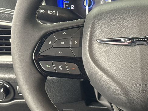 New 2026 Chrysler Pacifica Select w/ S Appearance Package FWD image 17