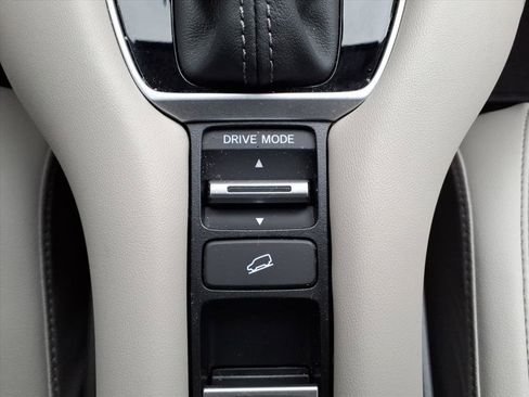 Certified 2025 Honda HR-V EX-L image 27