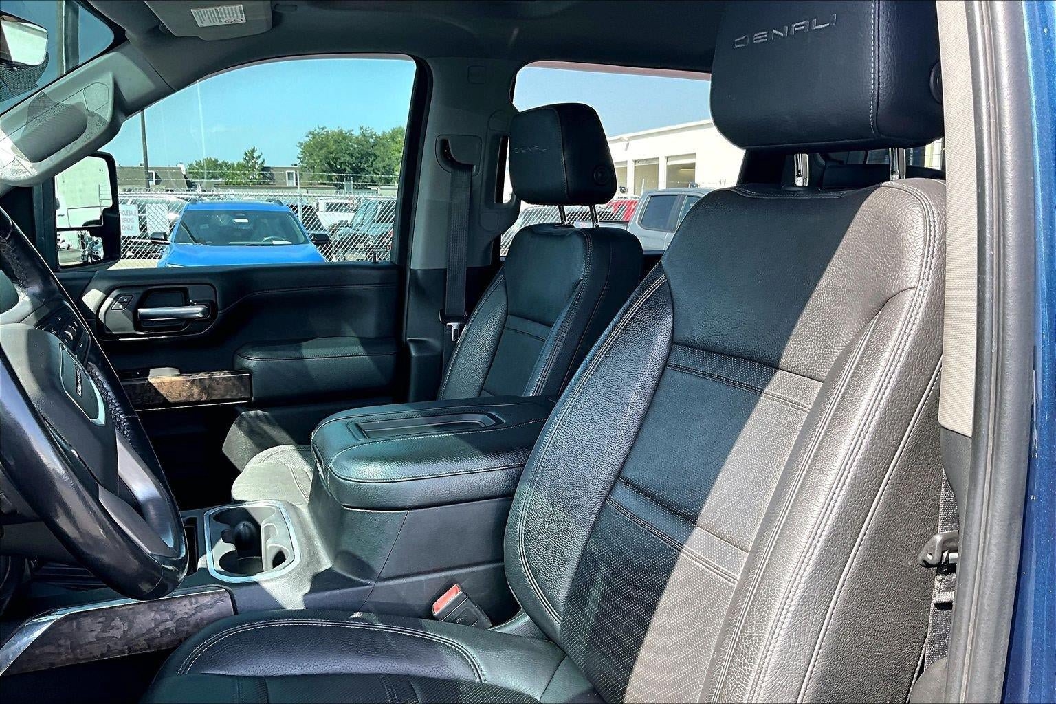 Used 2020 GMC Sierra 3500 Denali w/ Denali Ultimate Package AWD/4WD image 23