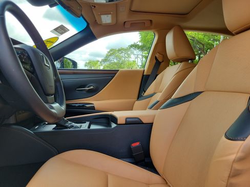 Certified 2024 Lexus ES 350 w/ Premium Package FWD image 22