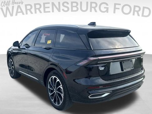 Used 2024 Lincoln Nautilus Reserve AWD/4WD image 5