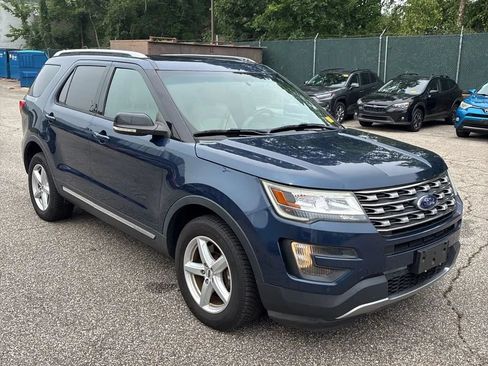 Used 2016 Ford Explorer XLT w/ Equipment Group 202A AWD/4WD image 3