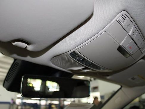 Used 2022 Mercedes-Benz GLC 300 4MATIC w/ Premium Package Lite image 25