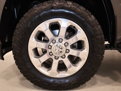 Used 2022 RAM 2500 Big Horn w/ Level C Equiment Group AWD/4WD image 42