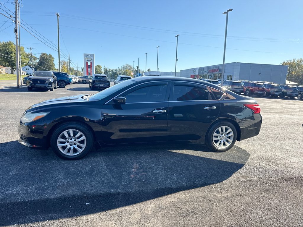 Used 2017 Nissan Altima 2.5 S w/ Power Driver Seat Package FWD image 3