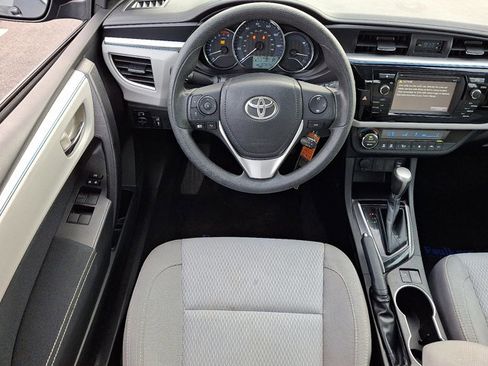 Used 2015 Toyota Corolla LE image 12