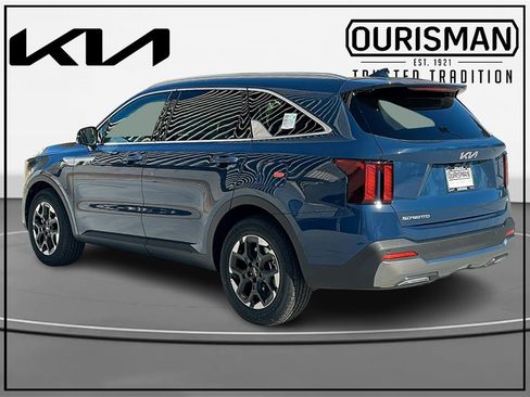 New 2026 Kia Sorento S image 3