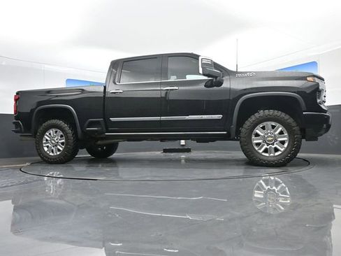 Used 2025 Chevrolet Silverado 2500 High Country w/ High Country Premium Package AWD/4WD image 21