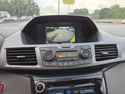 Used 2014 Honda Odyssey Touring Elite image 17
