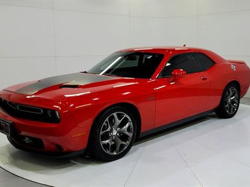 Used 2015 Dodge Challenger R/T Plus RWD image 3