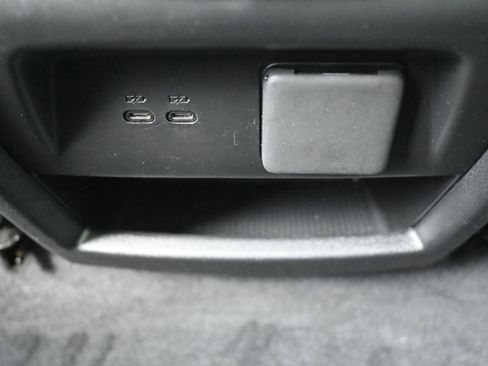 Used 2025 GMC Acadia Elevation image 24