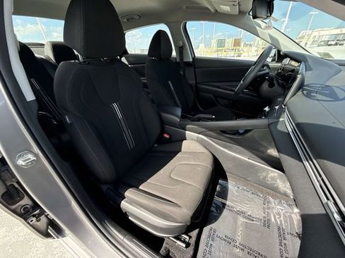 Used 2024 Hyundai Elantra SEL image 24